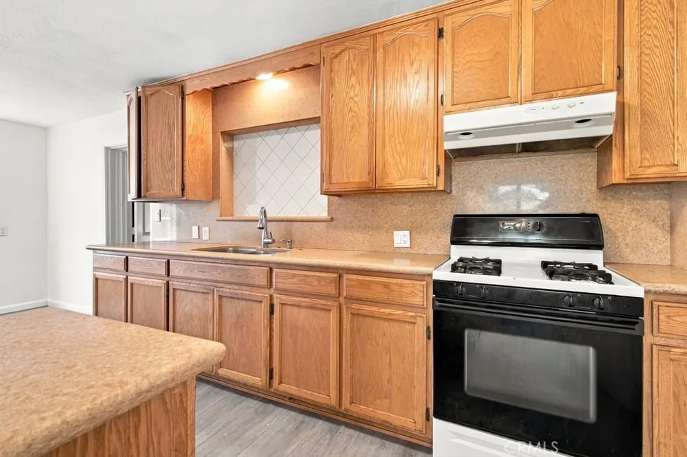 6807 Cottage Winton, CA 95388