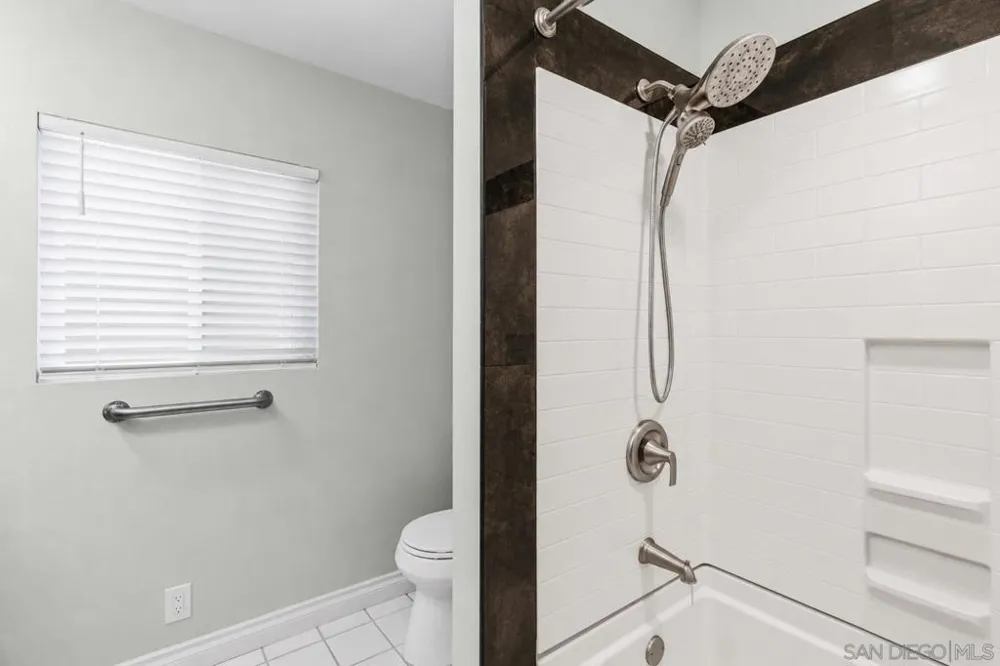 125 Encanto Dr. Escondido, CA 92027