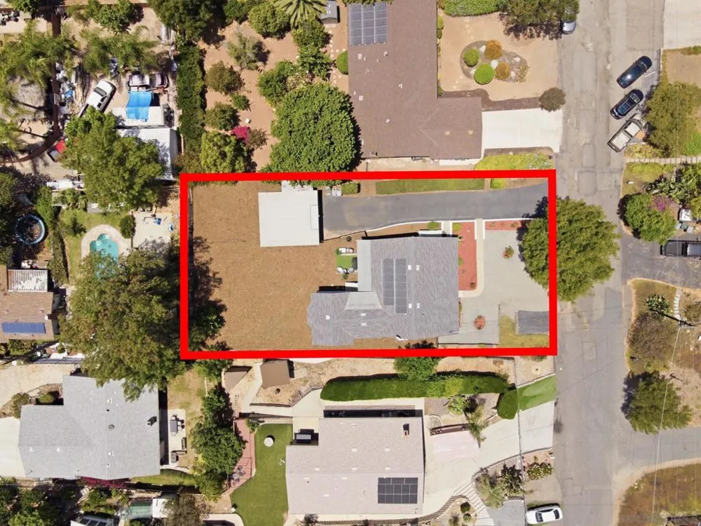 125 Encanto Dr. Escondido, CA 92027