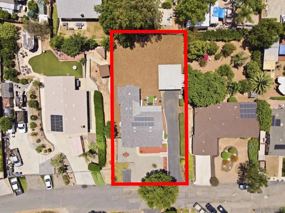 125 Encanto Dr. Escondido, CA 92027