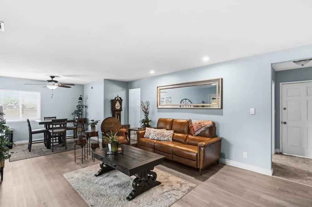 125 Encanto Dr. Escondido, CA 92027