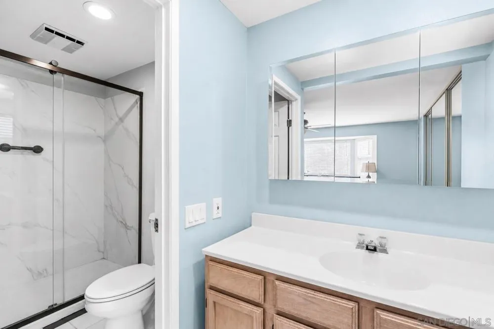 125 Encanto Dr. Escondido, CA 92027