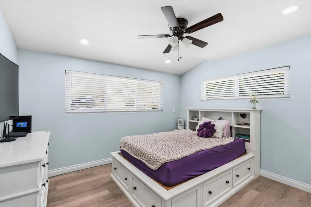 125 Encanto Dr. Escondido, CA 92027