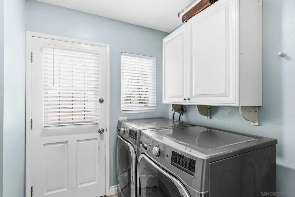 125 Encanto Dr. Escondido, CA 92027