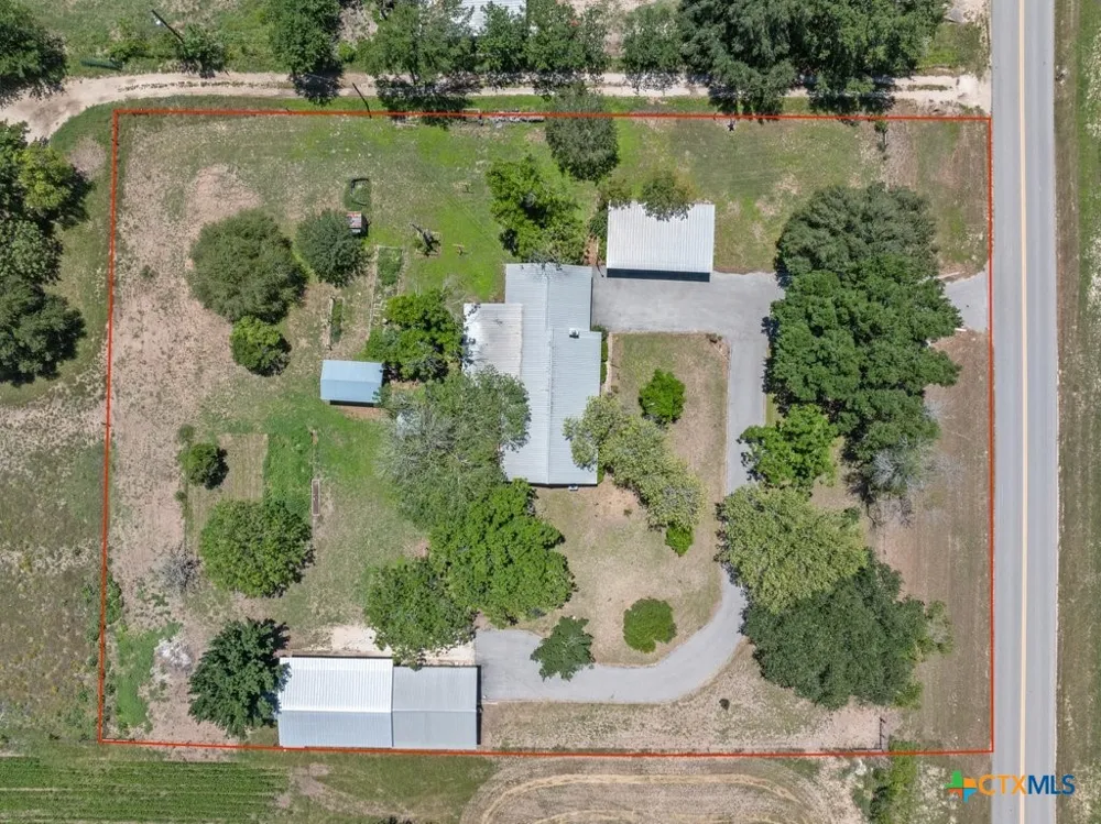 1961 Bolton Road Marion, TX 78124
