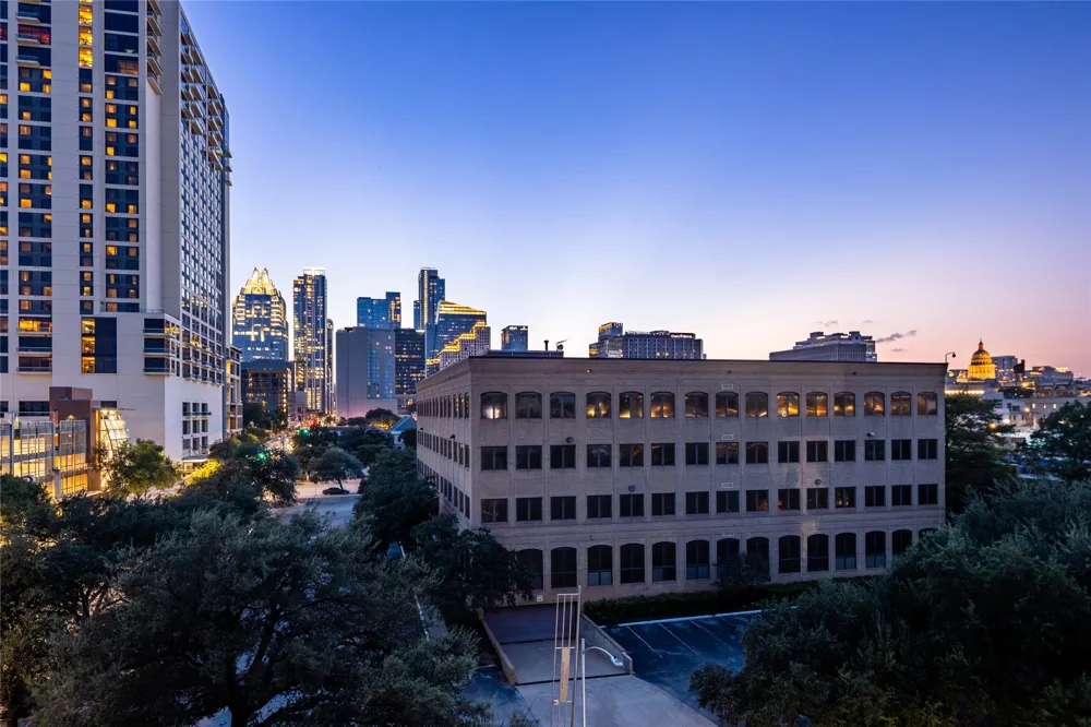 507 Sabine Street #404 Austin, TX 78701