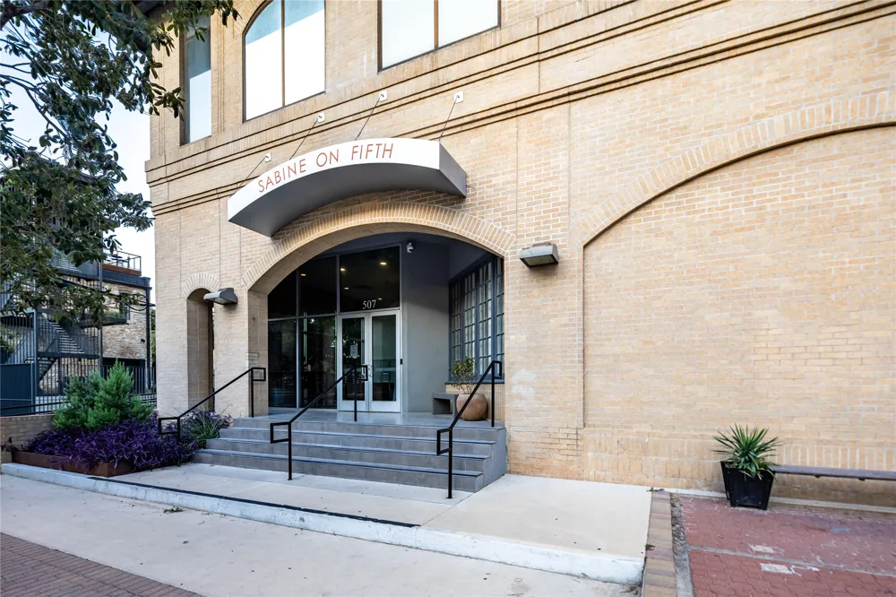 507 Sabine Street #404 Austin, TX 78701