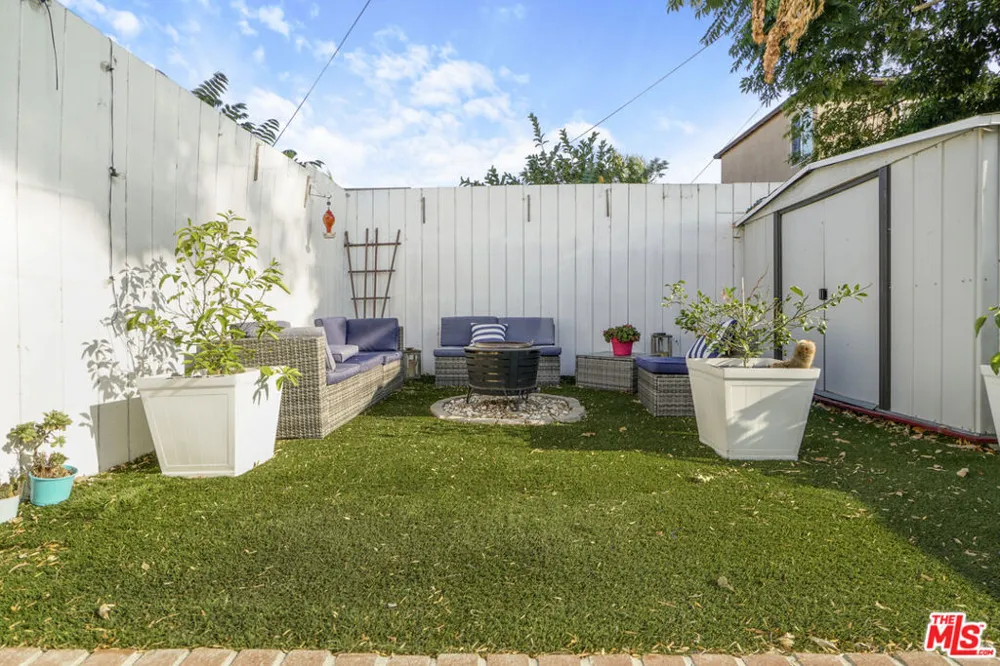 824 W Palmer Street Compton, CA 90220