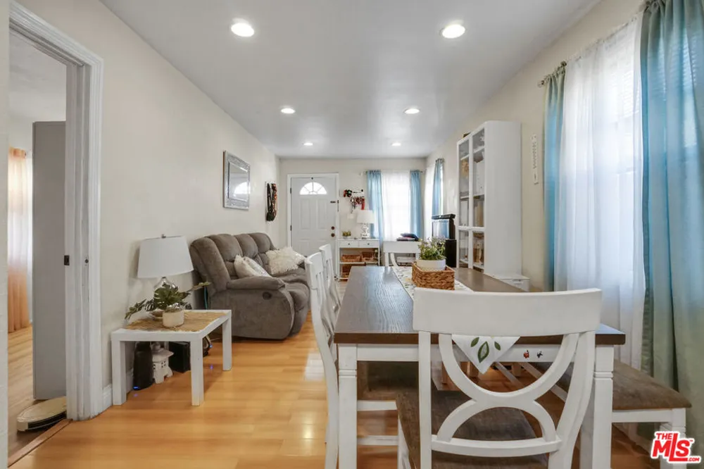 824 W Palmer Street Compton, CA 90220