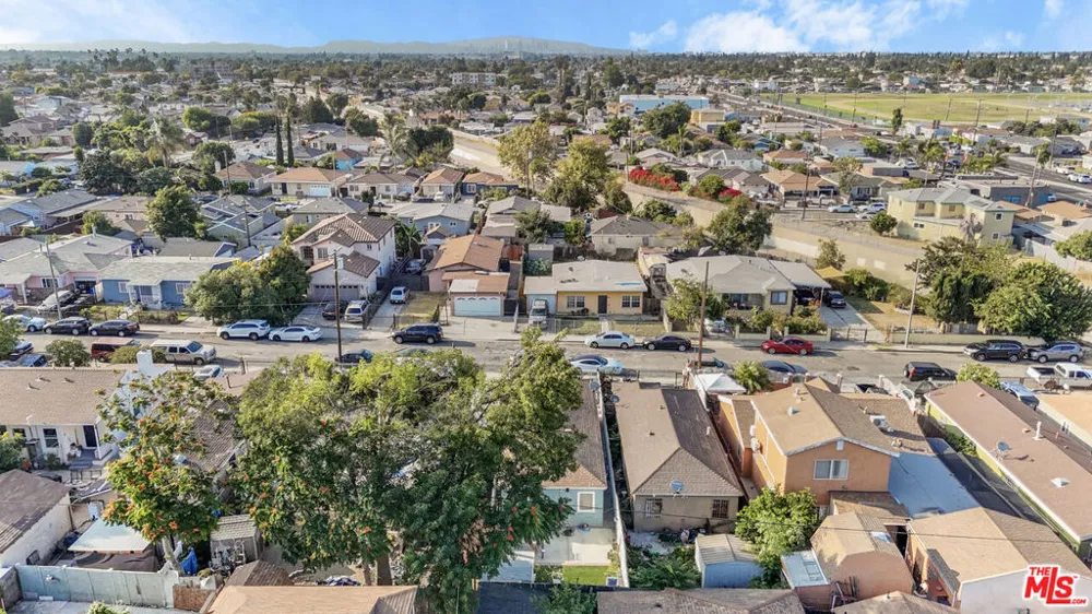 824 W Palmer Street Compton, CA 90220