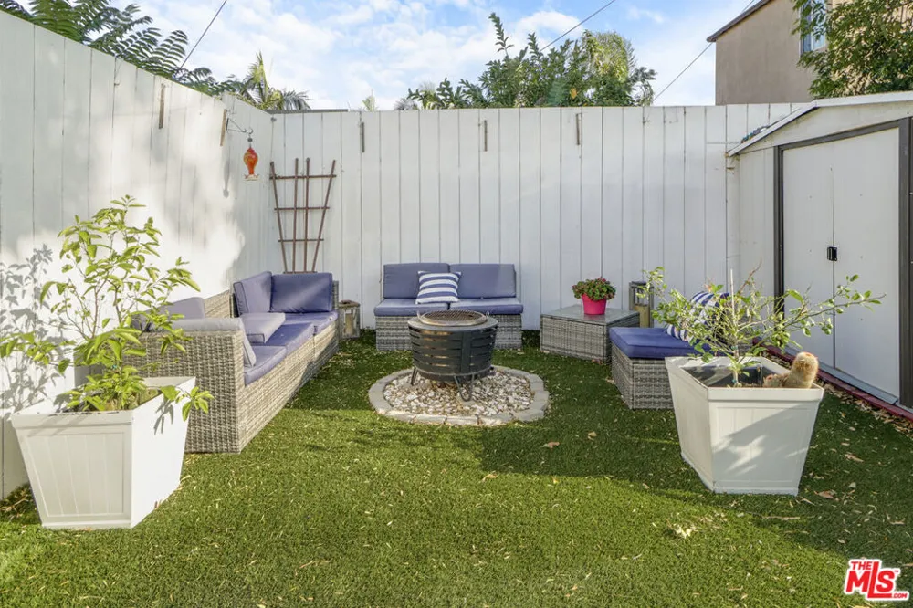 824 W Palmer Street Compton, CA 90220