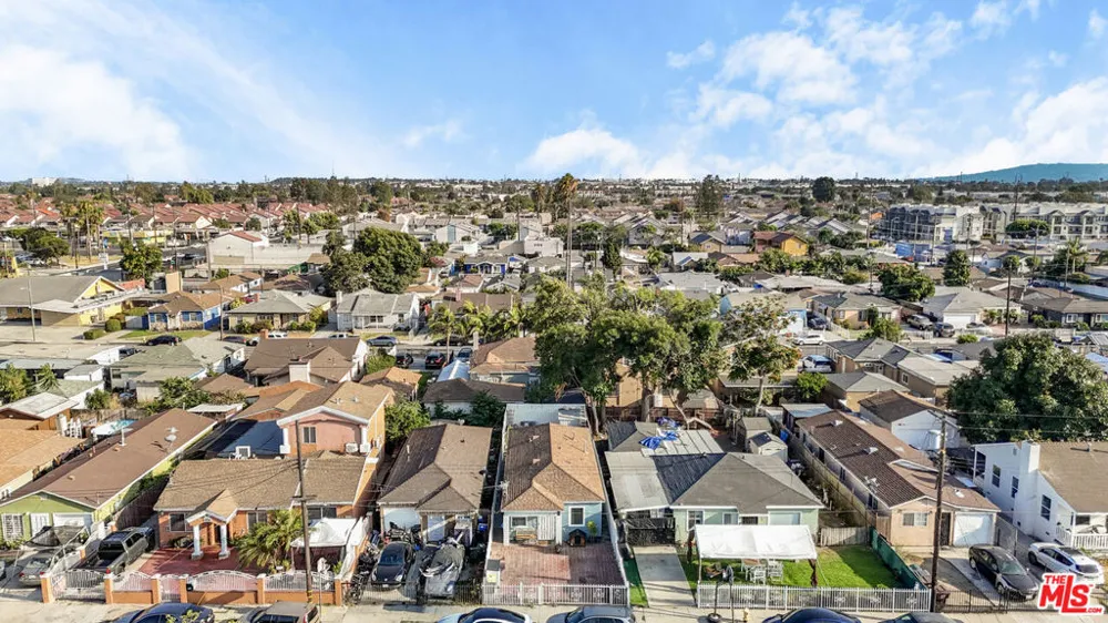 824 W Palmer Street Compton, CA 90220