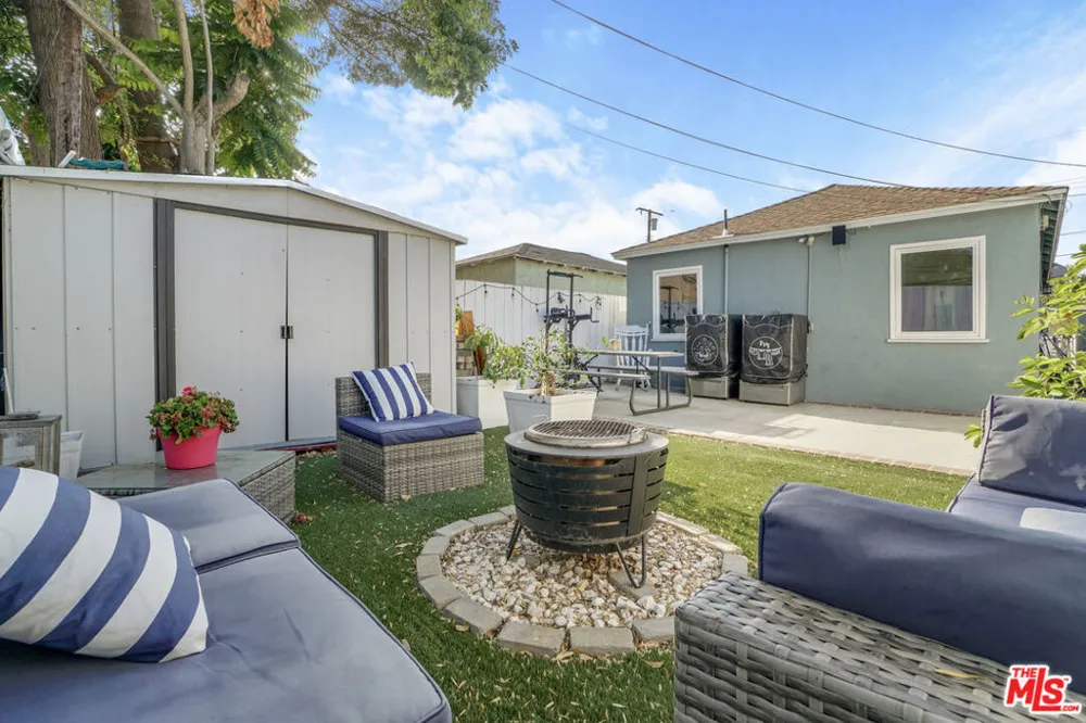 824 W Palmer Street Compton, CA 90220