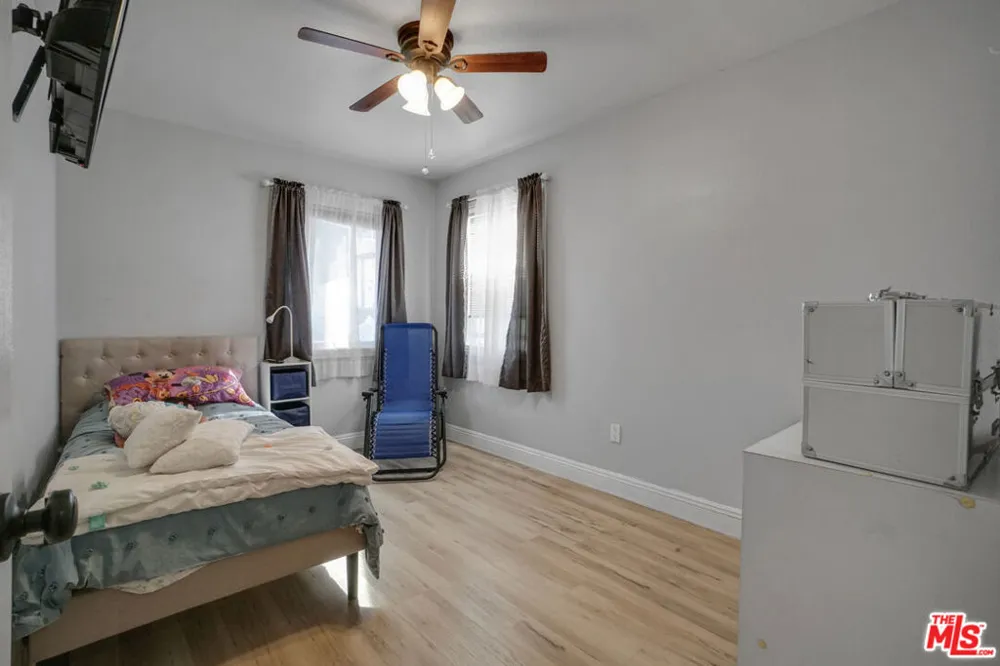 824 W Palmer Street Compton, CA 90220
