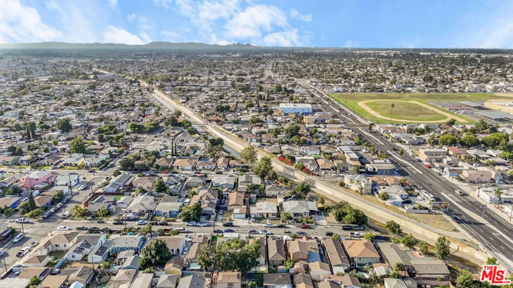 824 W Palmer Street Compton, CA 90220