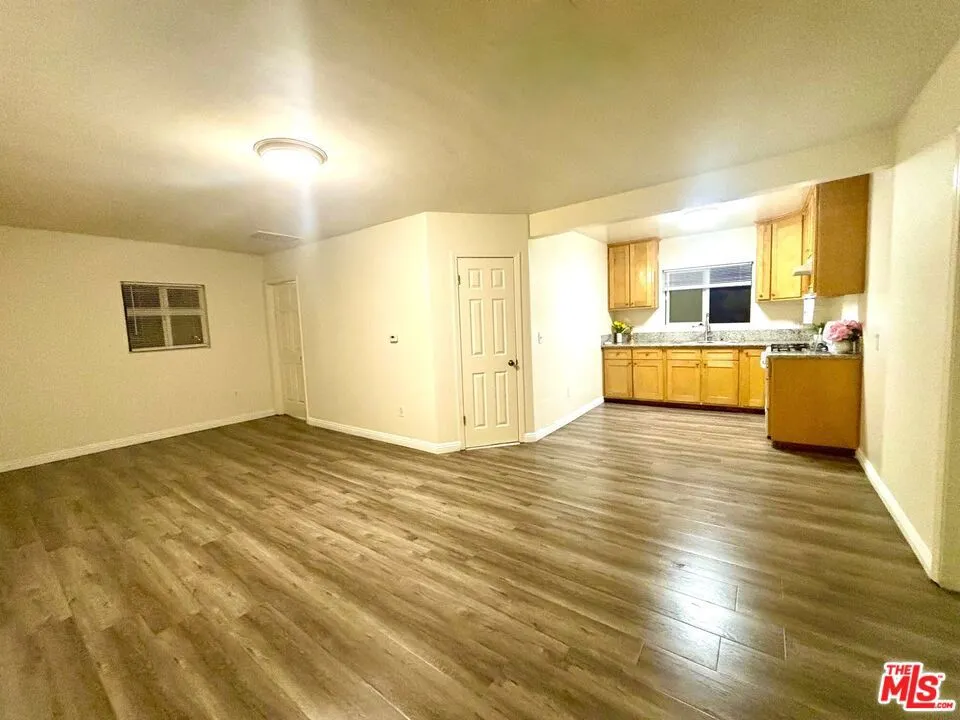 4343 W 4th Street #F Los Angeles, CA 90020