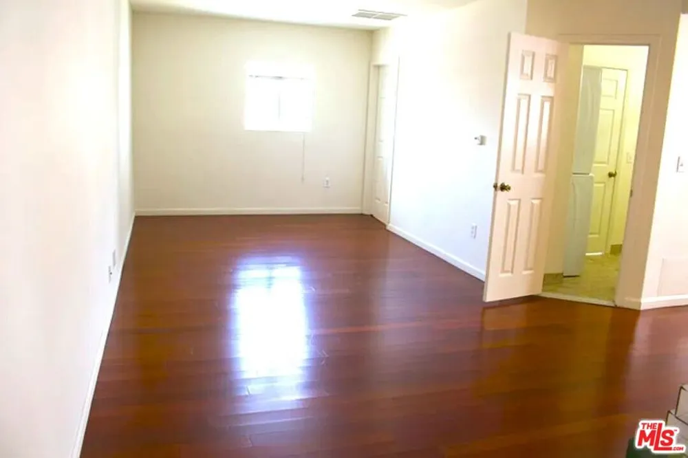 4343 W 4th Street #F Los Angeles, CA 90020