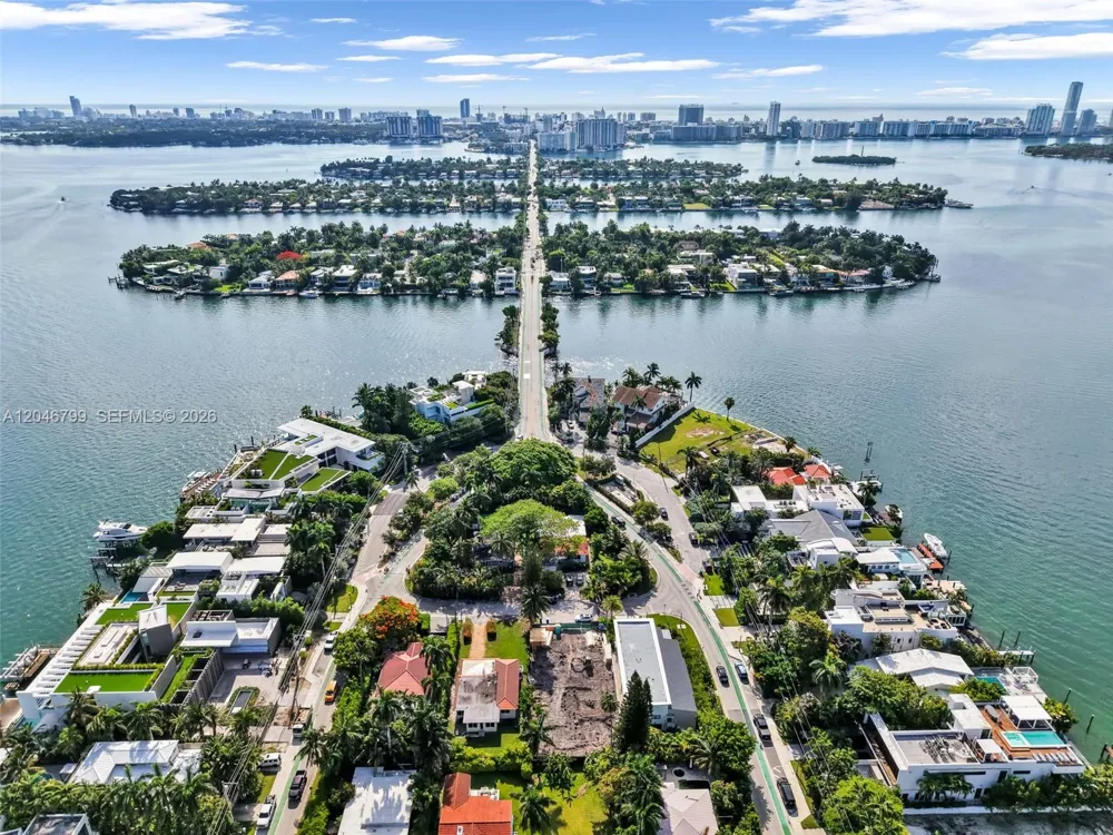 1500 NE 13th Pl Miami Beach, FL 33139