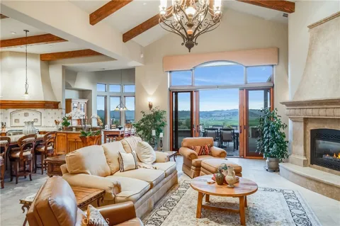 5475 Mira Estrella Court
