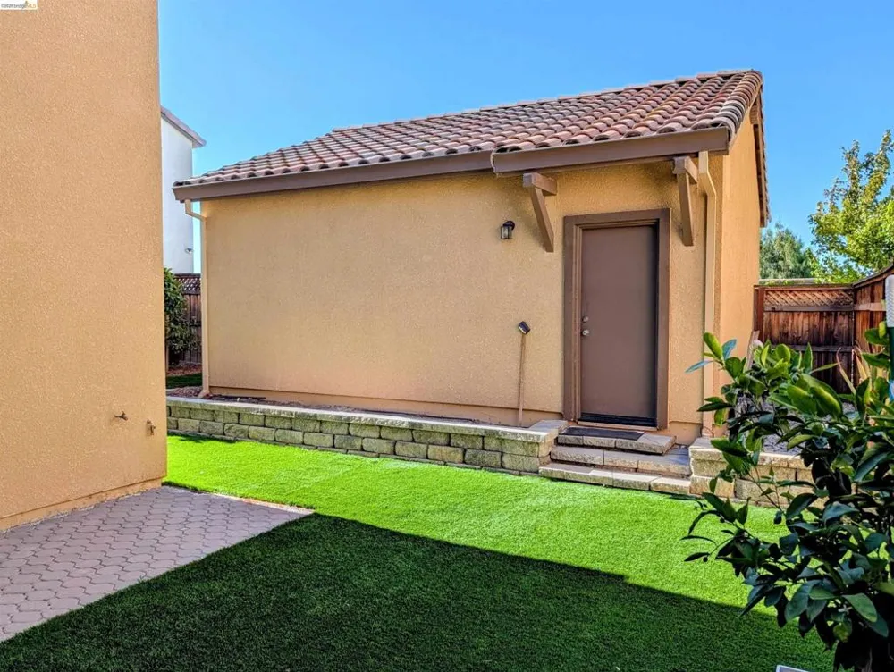 103 E Vince St Mountain House, CA 95391