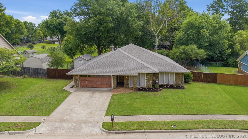 6609 S Redbud Avenue Broken Arrow, OK 74011