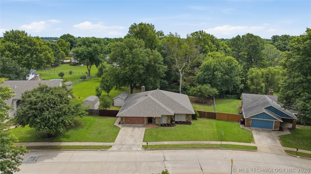 6609 S Redbud Avenue Broken Arrow, OK 74011