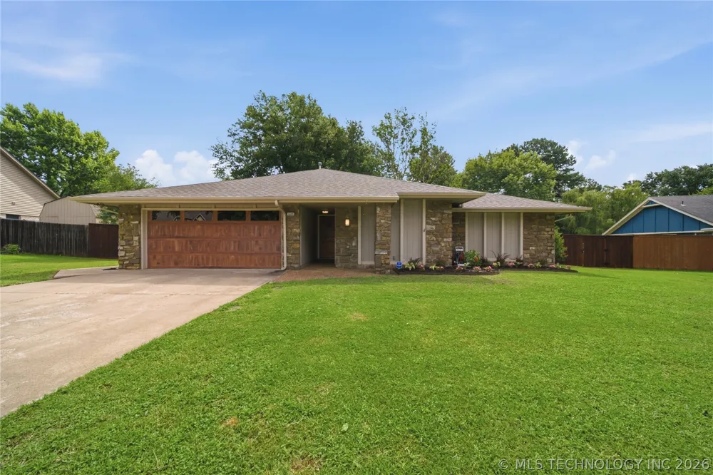 6609 S Redbud Avenue Broken Arrow, OK 74011