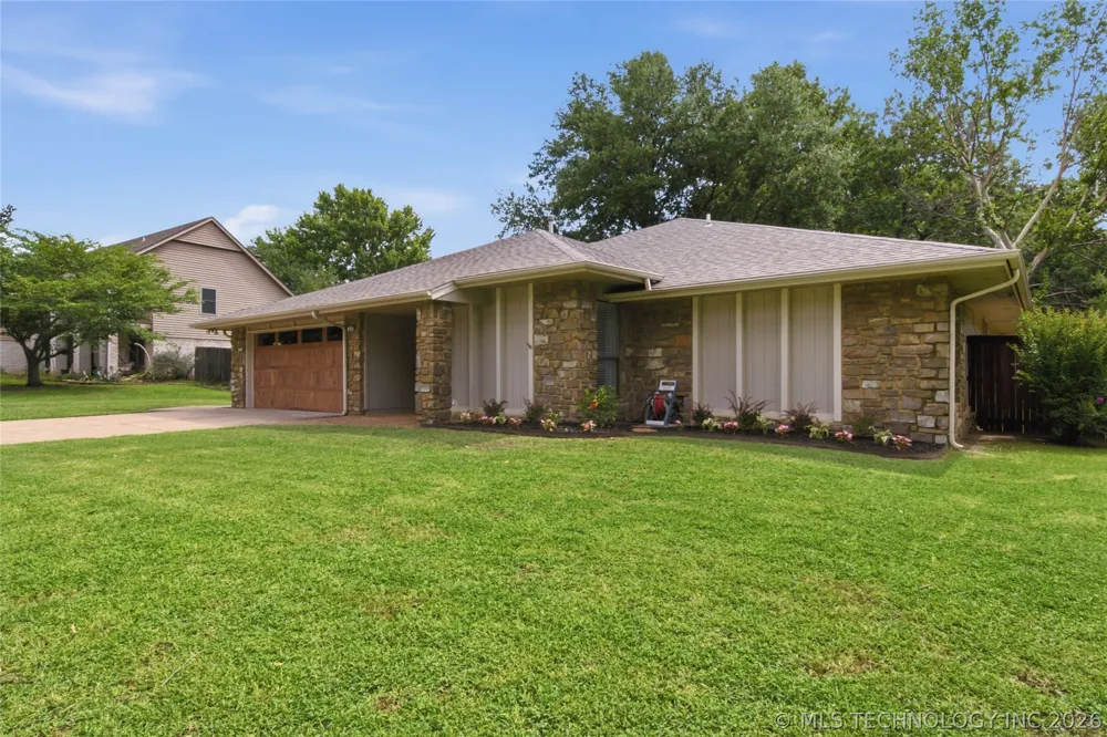 6609 S Redbud Avenue Broken Arrow, OK 74011