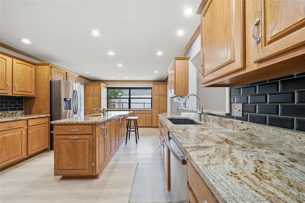6609 S Redbud Avenue Broken Arrow, OK 74011