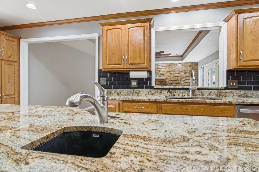 6609 S Redbud Avenue Broken Arrow, OK 74011