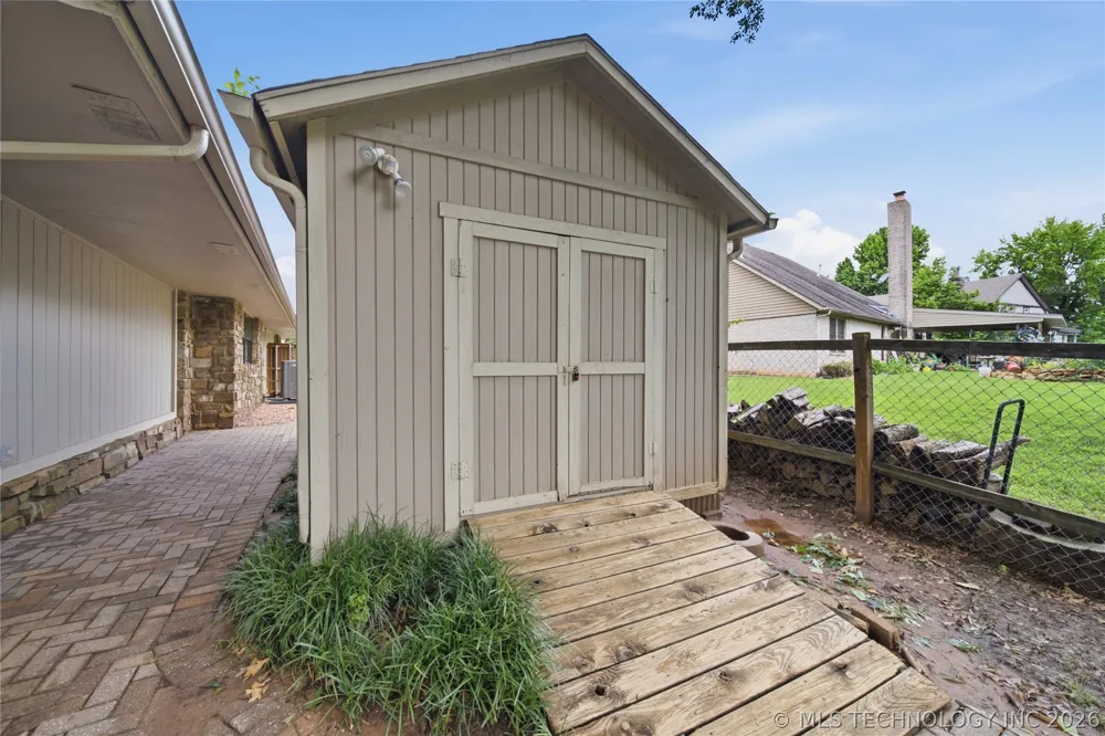 6609 S Redbud Avenue Broken Arrow, OK 74011