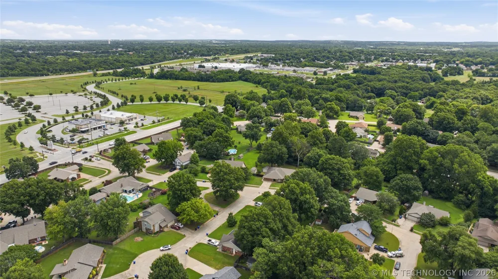 6609 S Redbud Avenue Broken Arrow, OK 74011