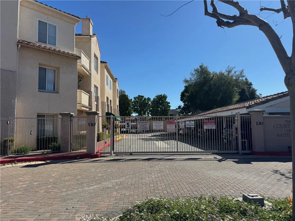 130 S Barranca #212 West Covina, CA 91791