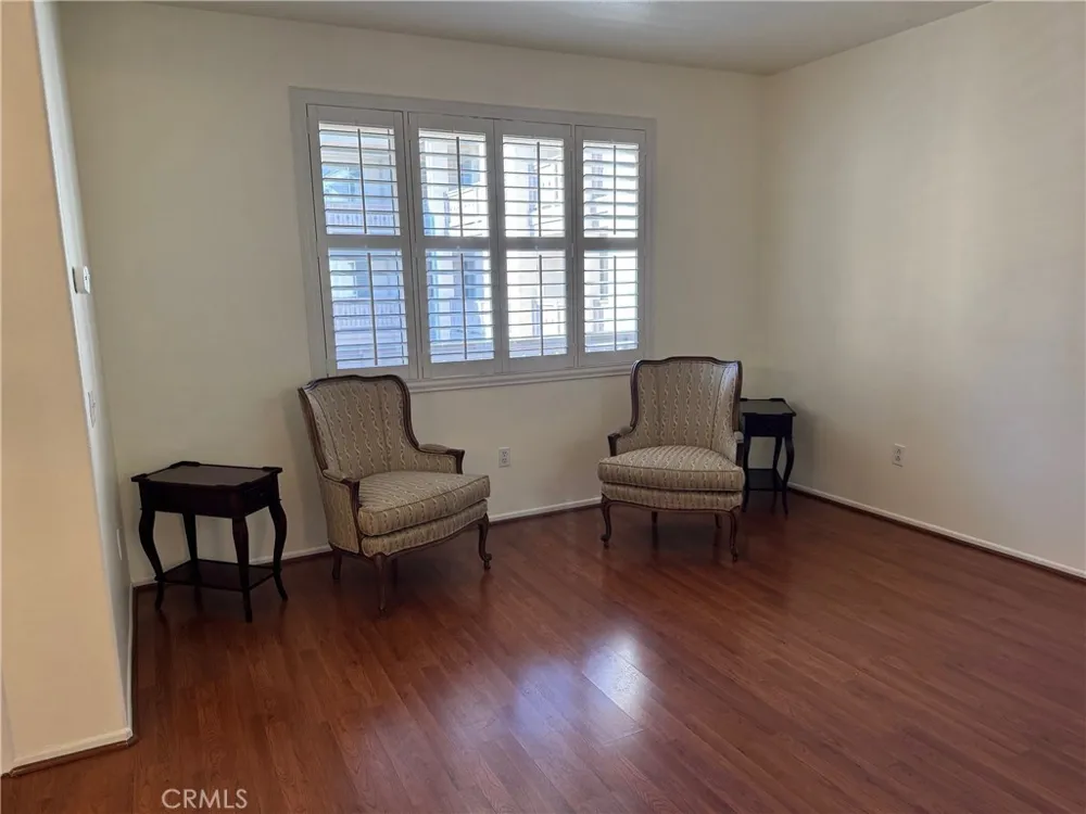 130 S Barranca #212 West Covina, CA 91791