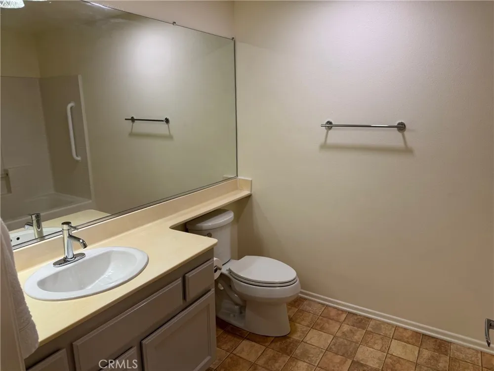 130 S Barranca #212 West Covina, CA 91791