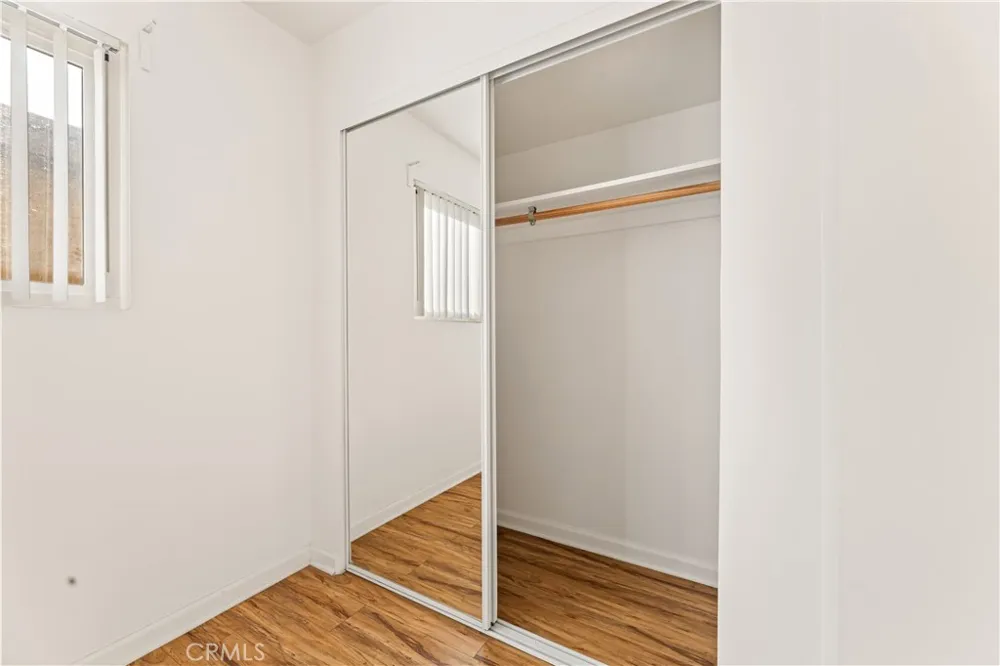 20327 Saticoy Street #102 Winnetka, CA 91306