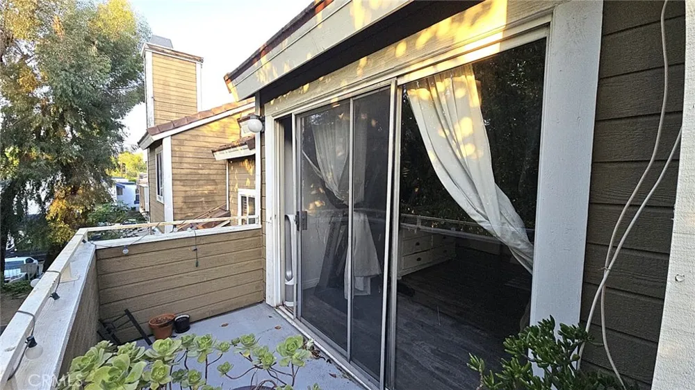 1921 Glenoaks Boulevard #196 San Fernando, CA 91340