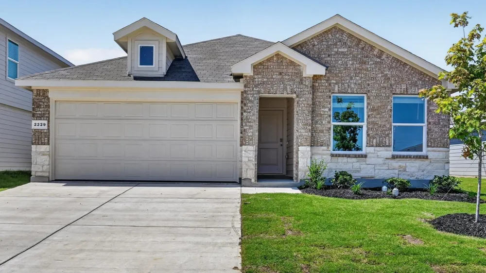 816 KING'S WAY Hillsboro, TX 76645