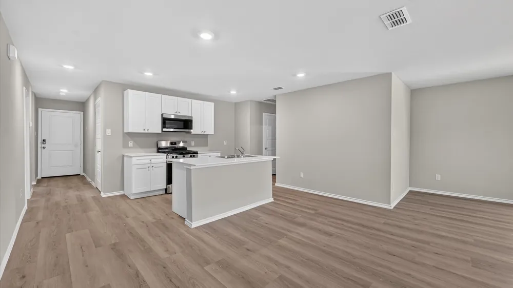 816 KING'S WAY Hillsboro, TX 76645