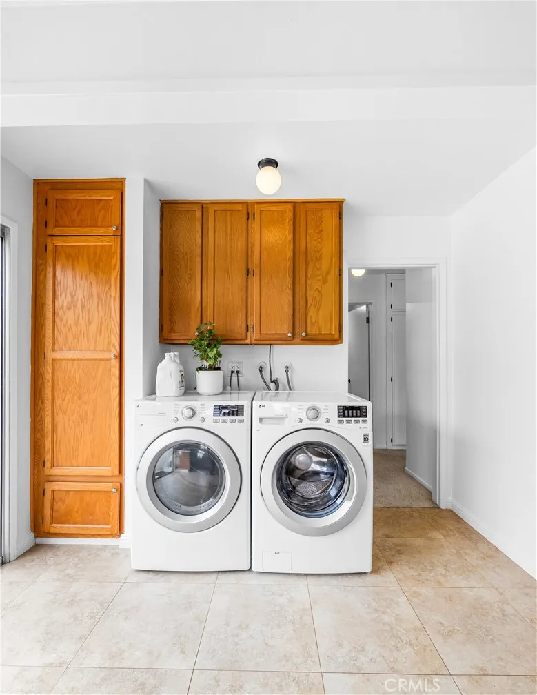 6101 Killarney Garden Grove, CA 92845