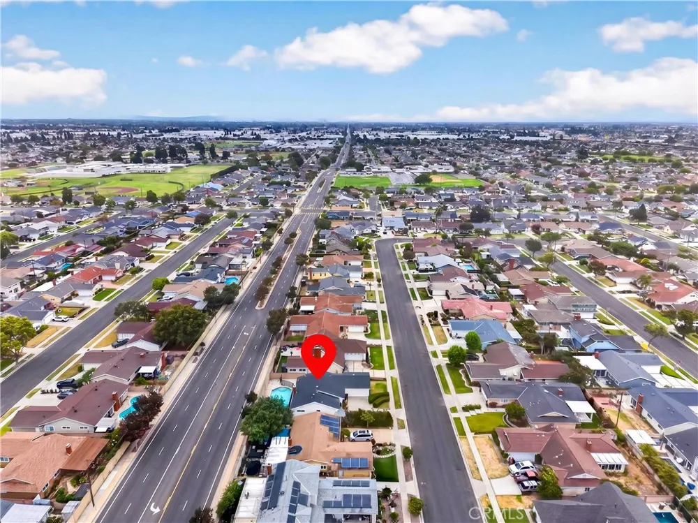 6101 Killarney Garden Grove, CA 92845