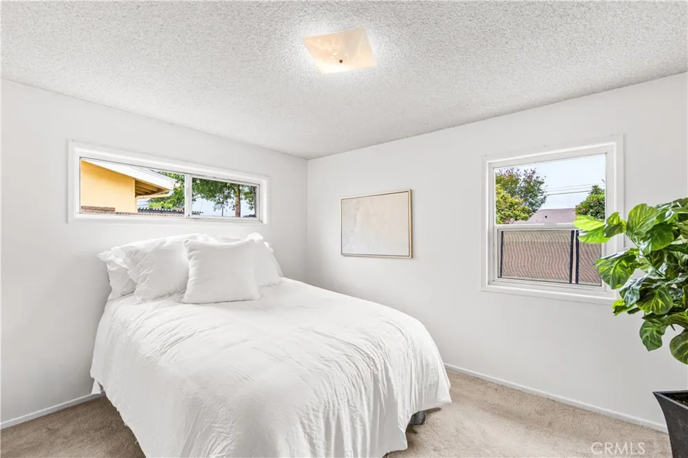 6101 Killarney Garden Grove, CA 92845