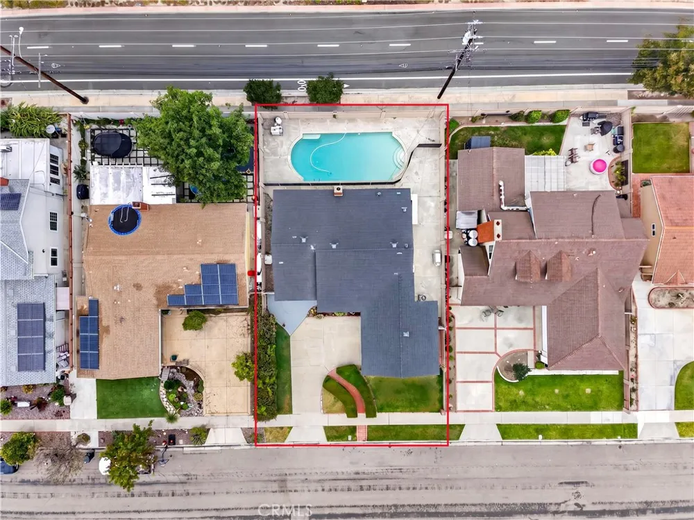 6101 Killarney Garden Grove, CA 92845