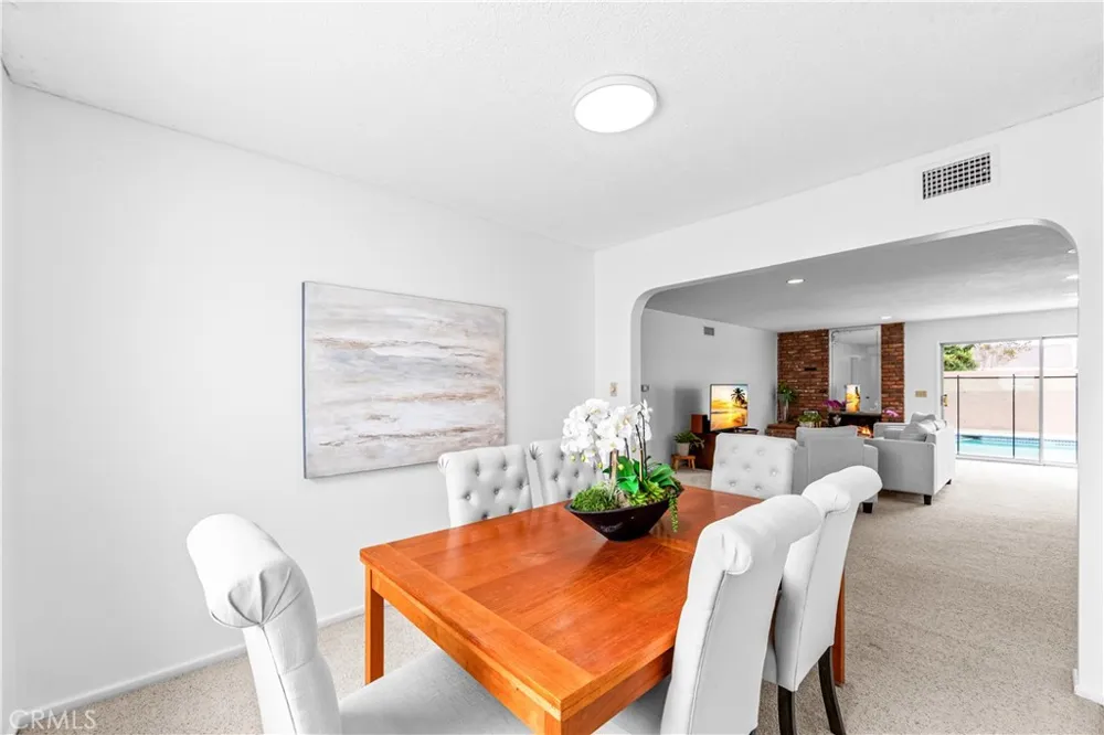 6101 Killarney Garden Grove, CA 92845