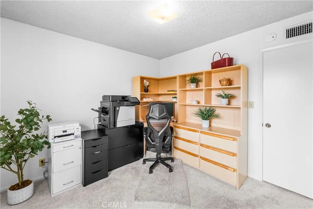 6101 Killarney Garden Grove, CA 92845