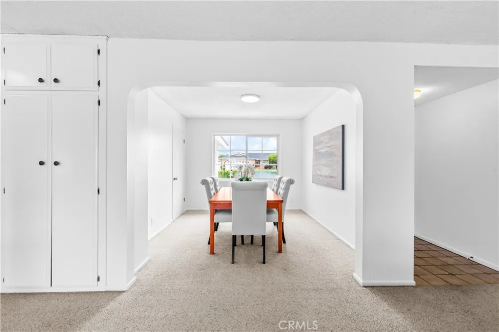 6101 Killarney Garden Grove, CA 92845