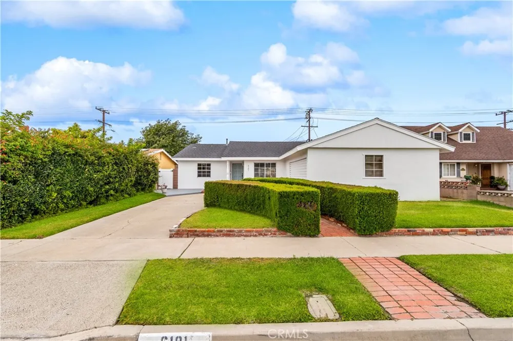 6101 Killarney Garden Grove, CA 92845