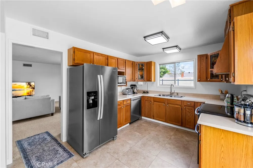 6101 Killarney Garden Grove, CA 92845