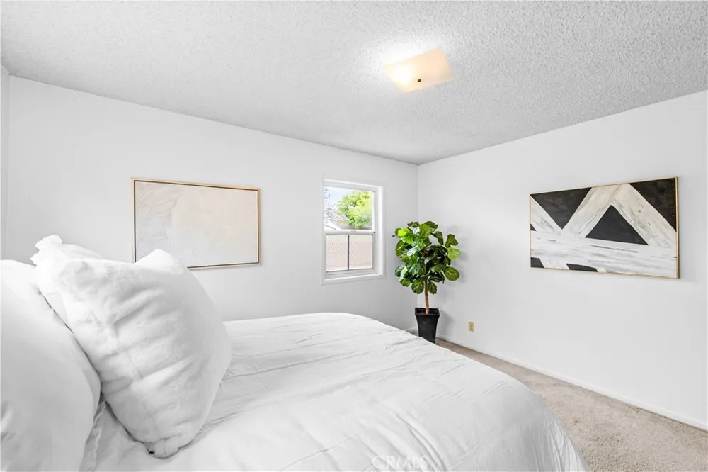 6101 Killarney Garden Grove, CA 92845