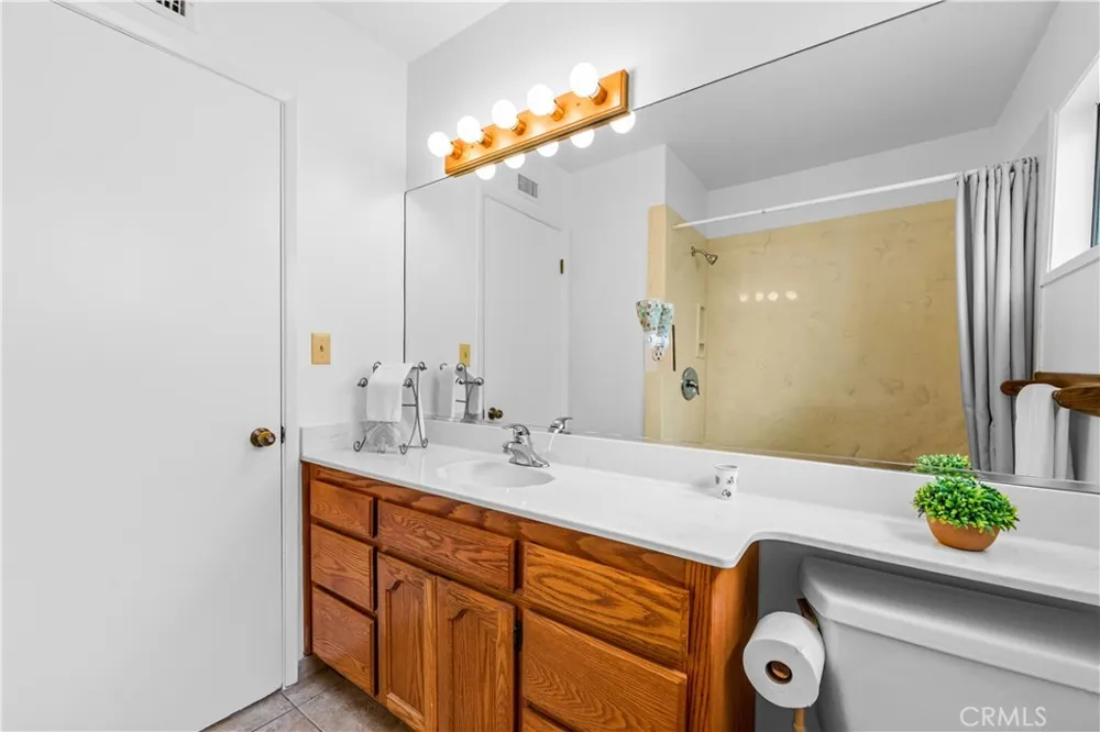 6101 Killarney Garden Grove, CA 92845